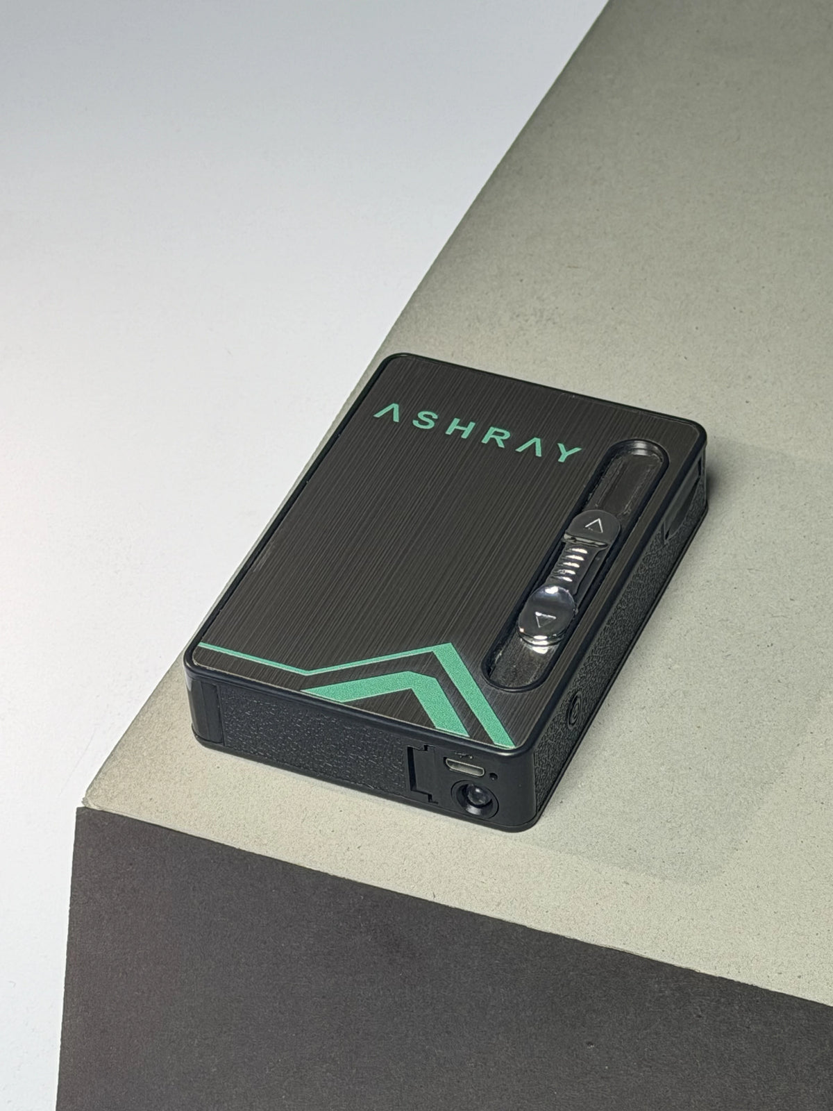 ASHRAY™ 2-in-1 Electric Lighter & Cigarette Case – USB-C Rechargeable