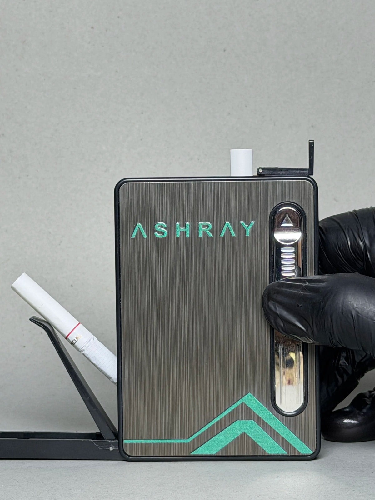 ASHRAY™ 2-in-1 Electric Lighter & Cigarette Case – USB-C Rechargeable