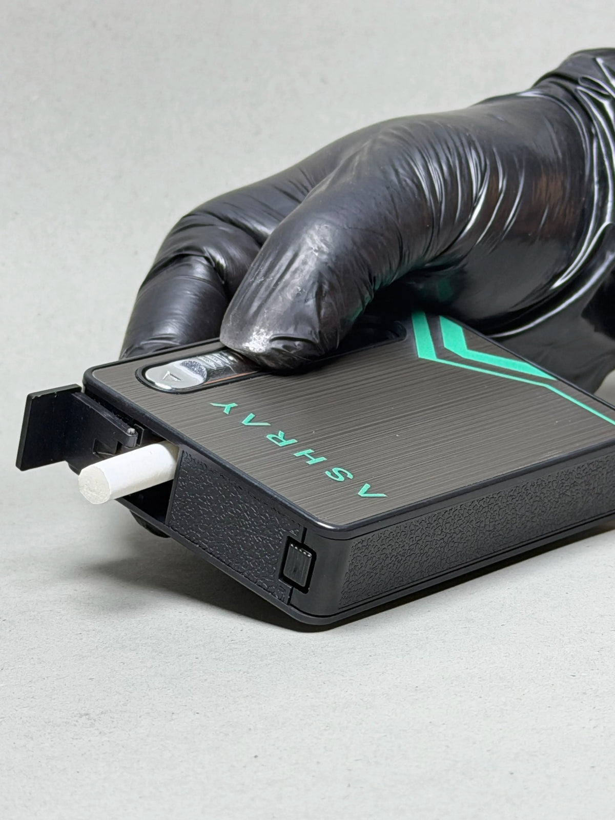 ASHRAY™ 2-in-1 Electric Lighter & Cigarette Case – USB-C Rechargeable