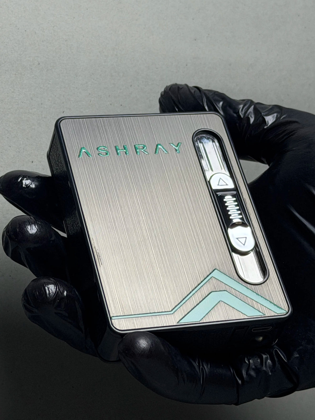 ASHRAY™ 2-in-1 Electric Lighter & Cigarette Case – USB-C Rechargeable
